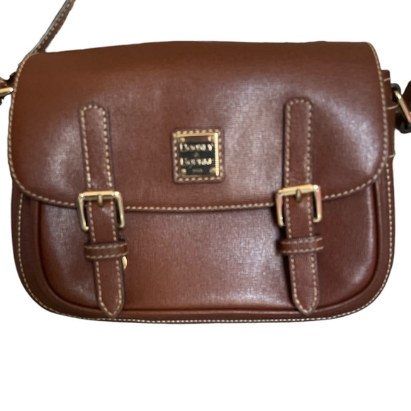 Dooney & Bourke Saffiano Leather Small Safari Crossbody Bag with Defect 0147 - Picture 2 of 13